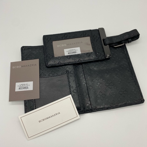 ☘️5 for $40☘️ BCBGMAXAZRIA Black Fold-over Card Holder with Luggage Tag NWT - Picture 1 of 12